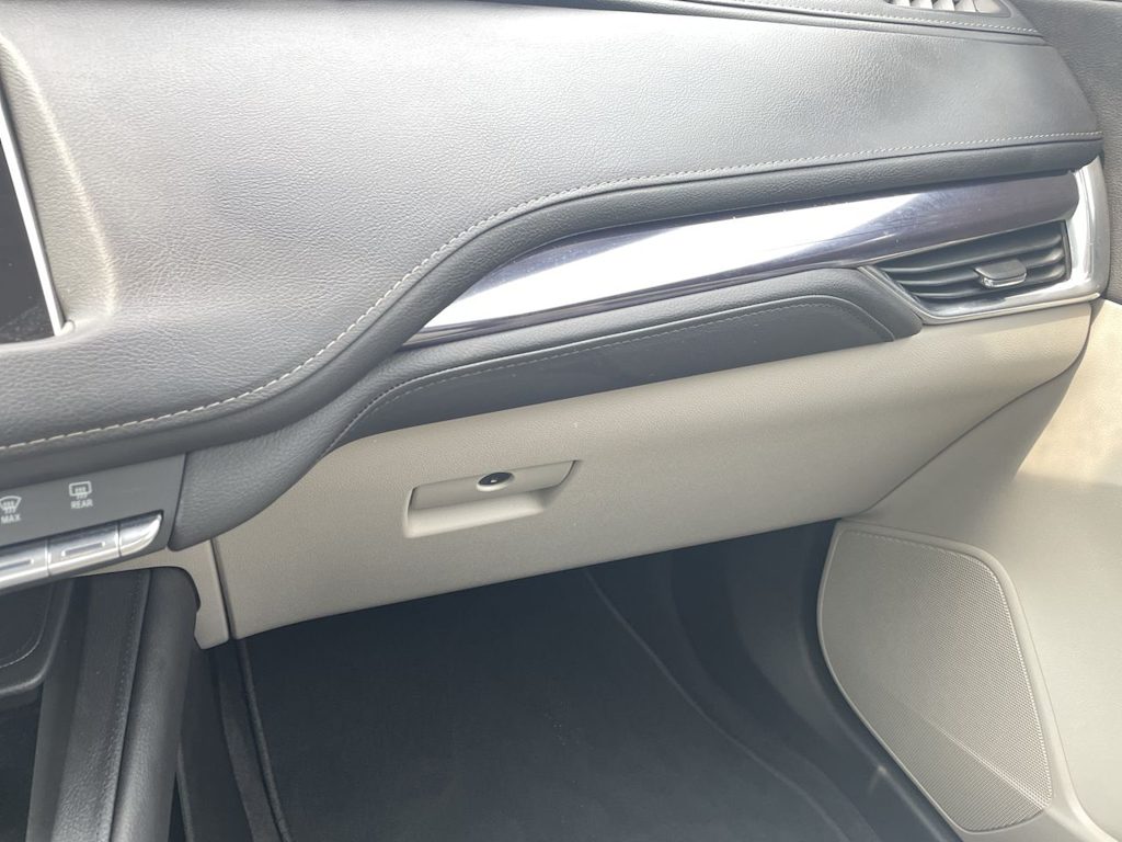 2022 Cadillac XT4 Luxury 25