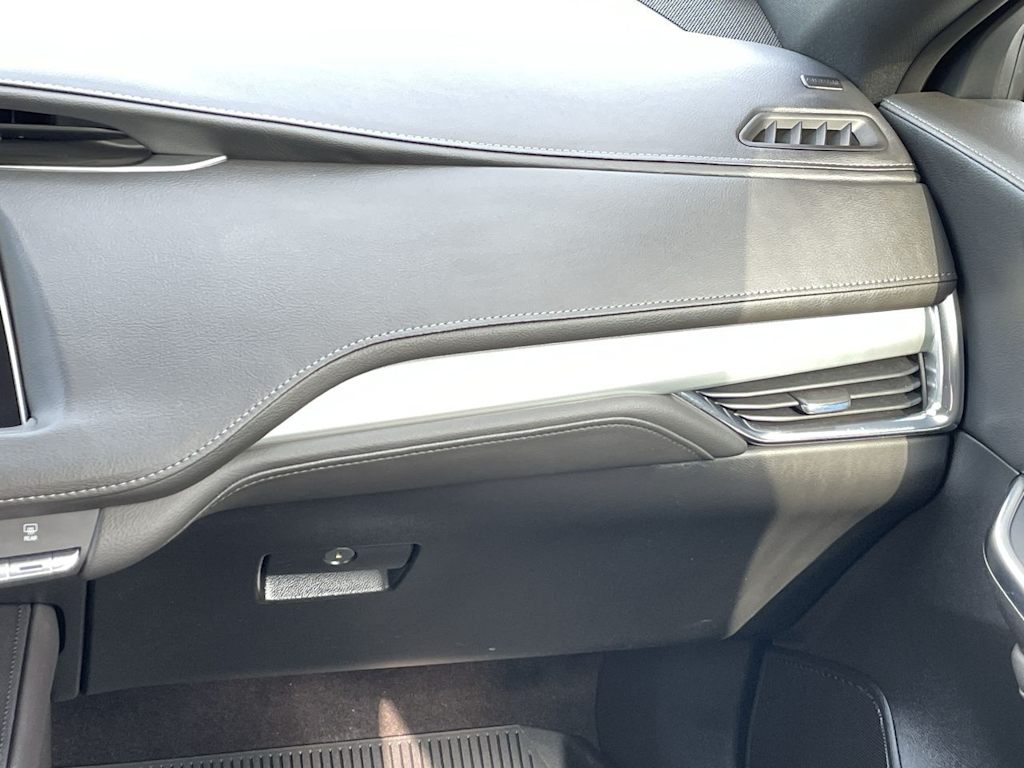 Thumbnail: 2023 Cadillac XT4 - 25