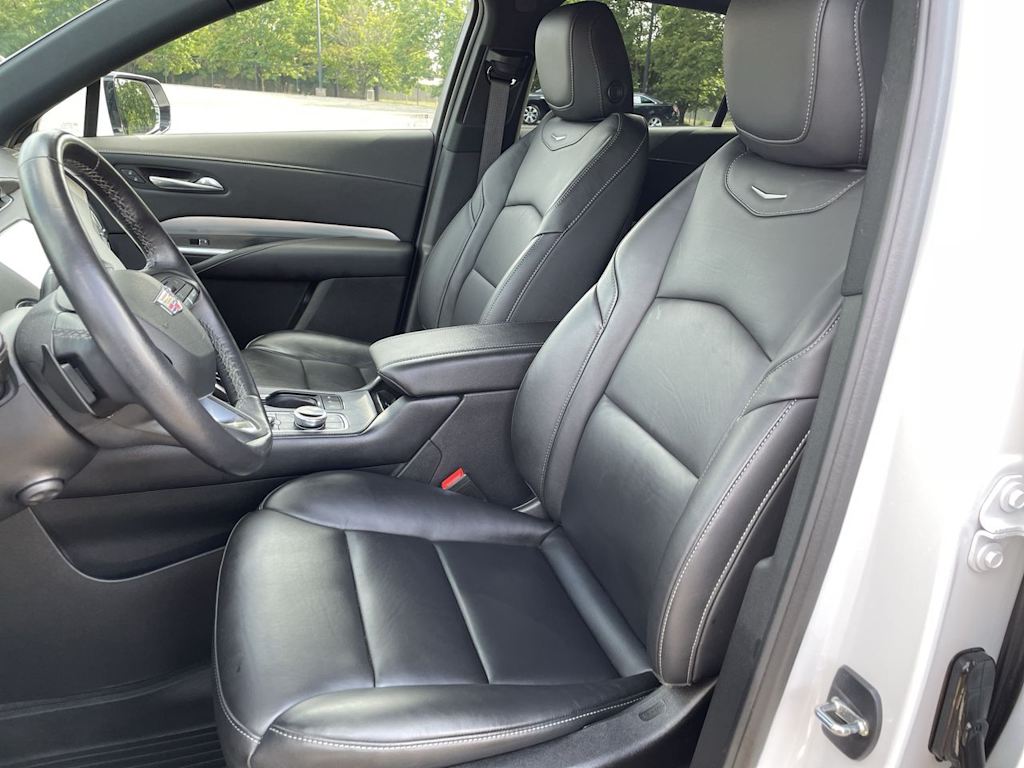 Thumbnail: 2023 Cadillac XT4 - 10