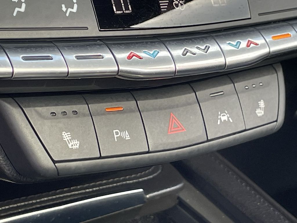 Thumbnail: 2023 Cadillac XT4 - 31