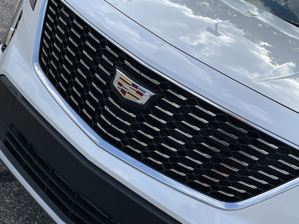 Thumbnail: 2023 Cadillac XT4 - 6