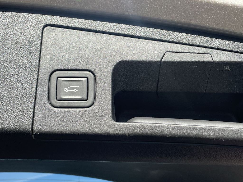 Thumbnail: 2023 Cadillac XT4 - 26