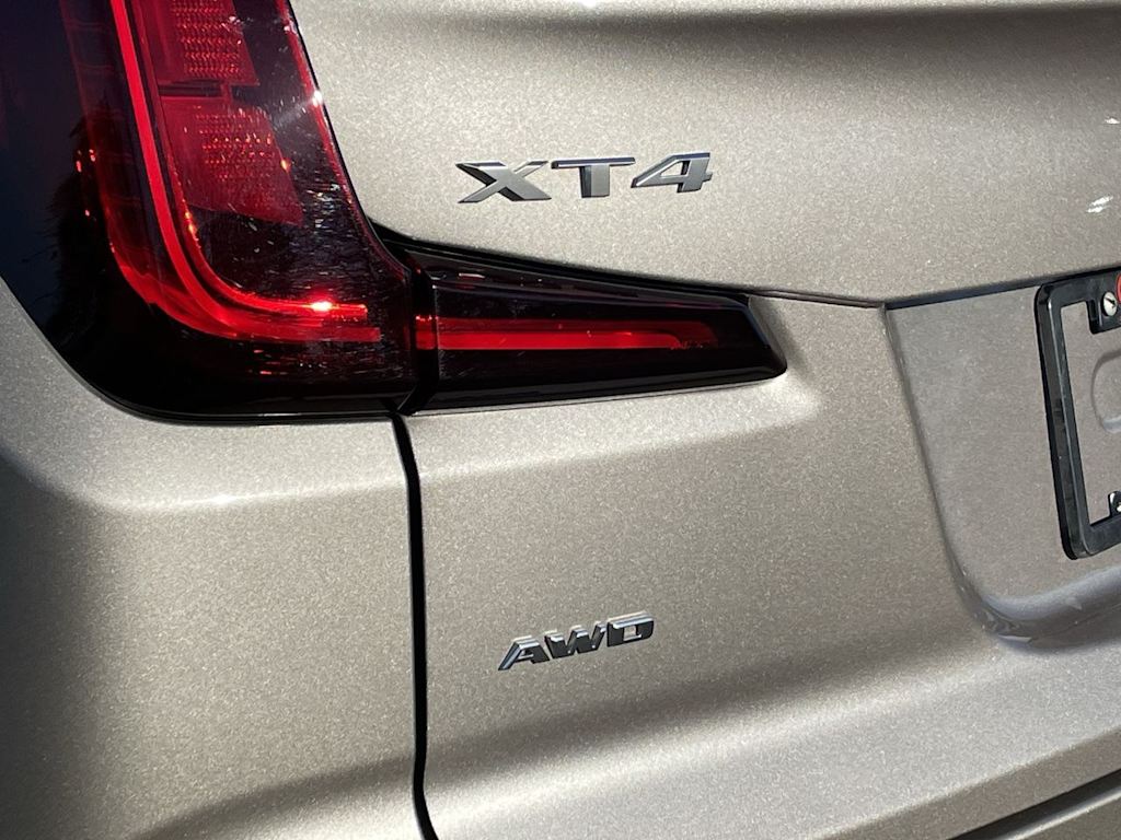 Thumbnail: 2023 Cadillac XT4 - 39