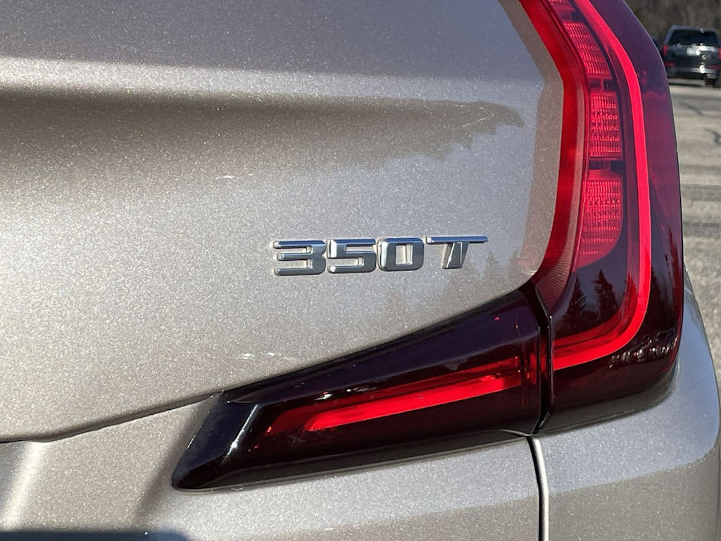 Thumbnail: 2023 Cadillac XT4 - 40