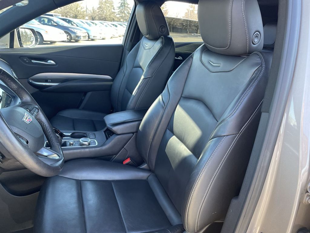 Thumbnail: 2023 Cadillac XT4 - 10
