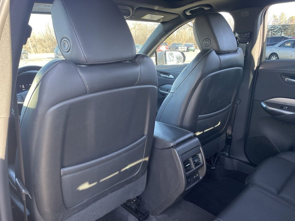 Thumbnail: 2023 Cadillac XT4 - 28