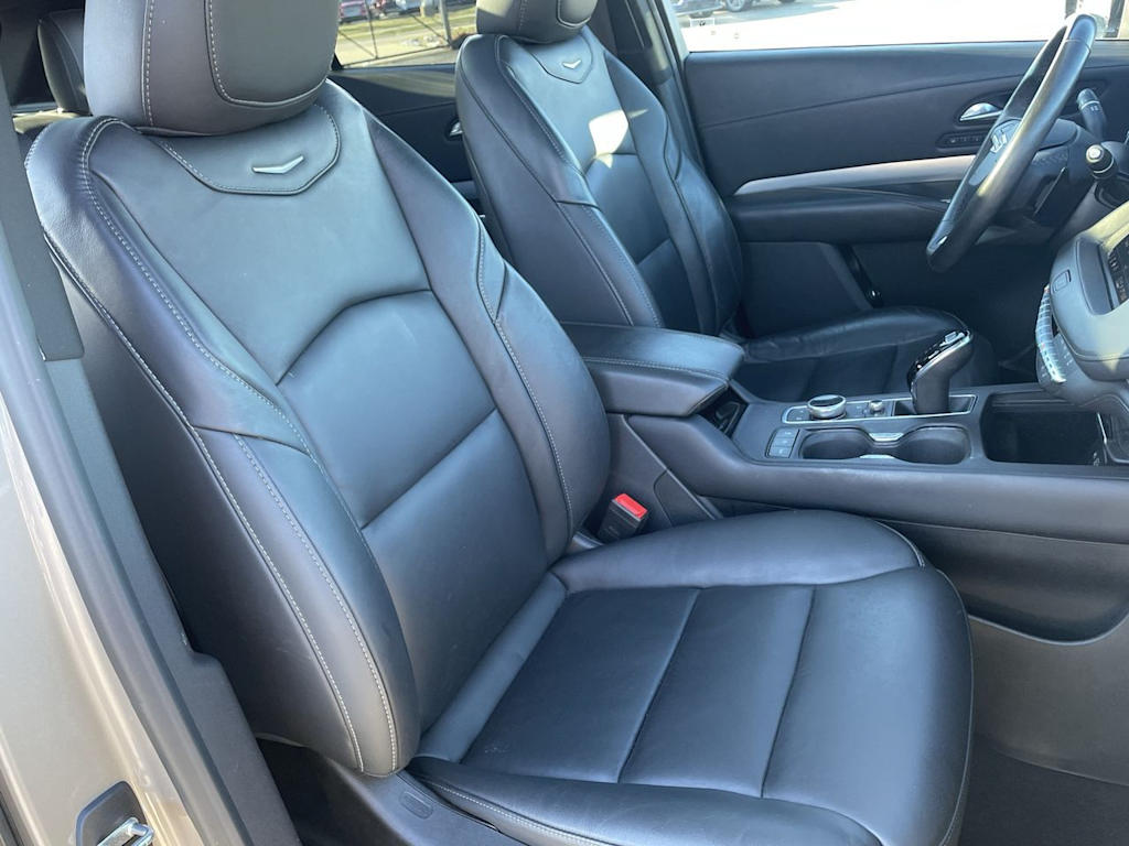 Thumbnail: 2023 Cadillac XT4 - 11