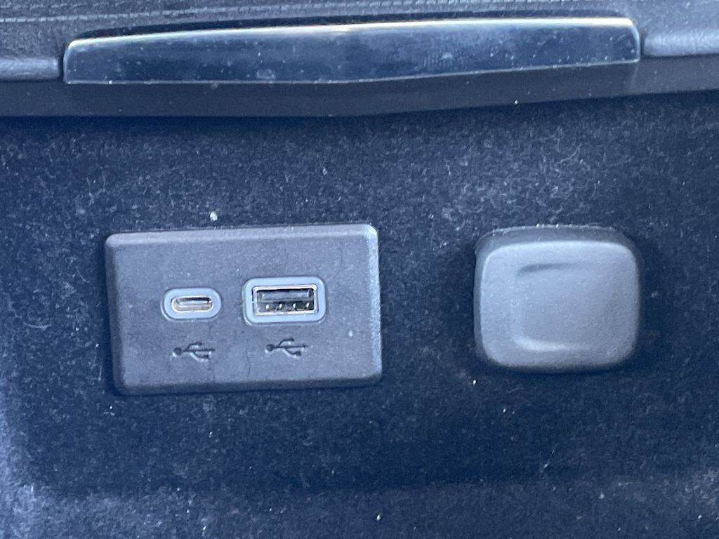 Thumbnail: 2023 Cadillac XT4 - 6