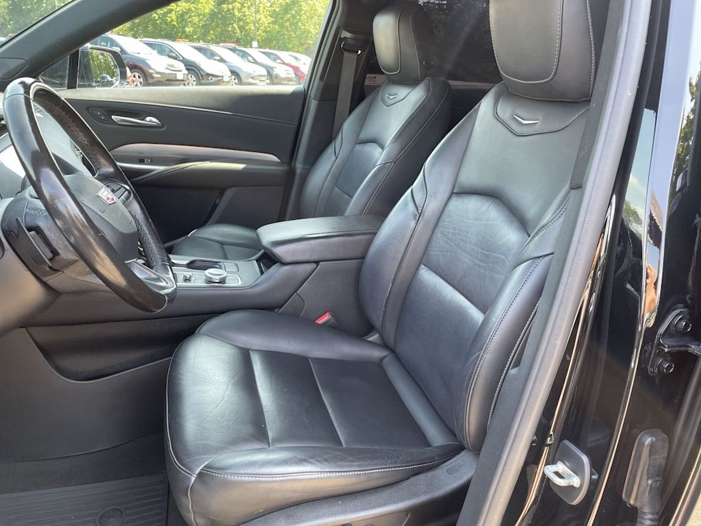 Thumbnail: 2021 Cadillac XT4 - 10