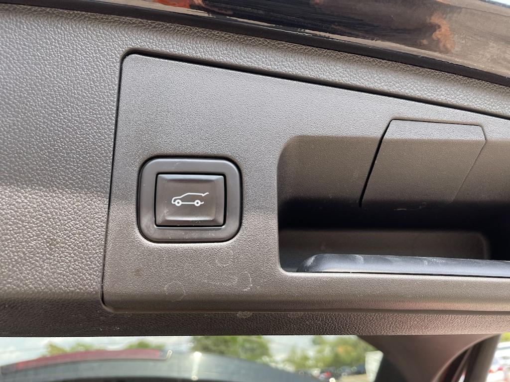 Thumbnail: 2021 Cadillac XT4 - 26