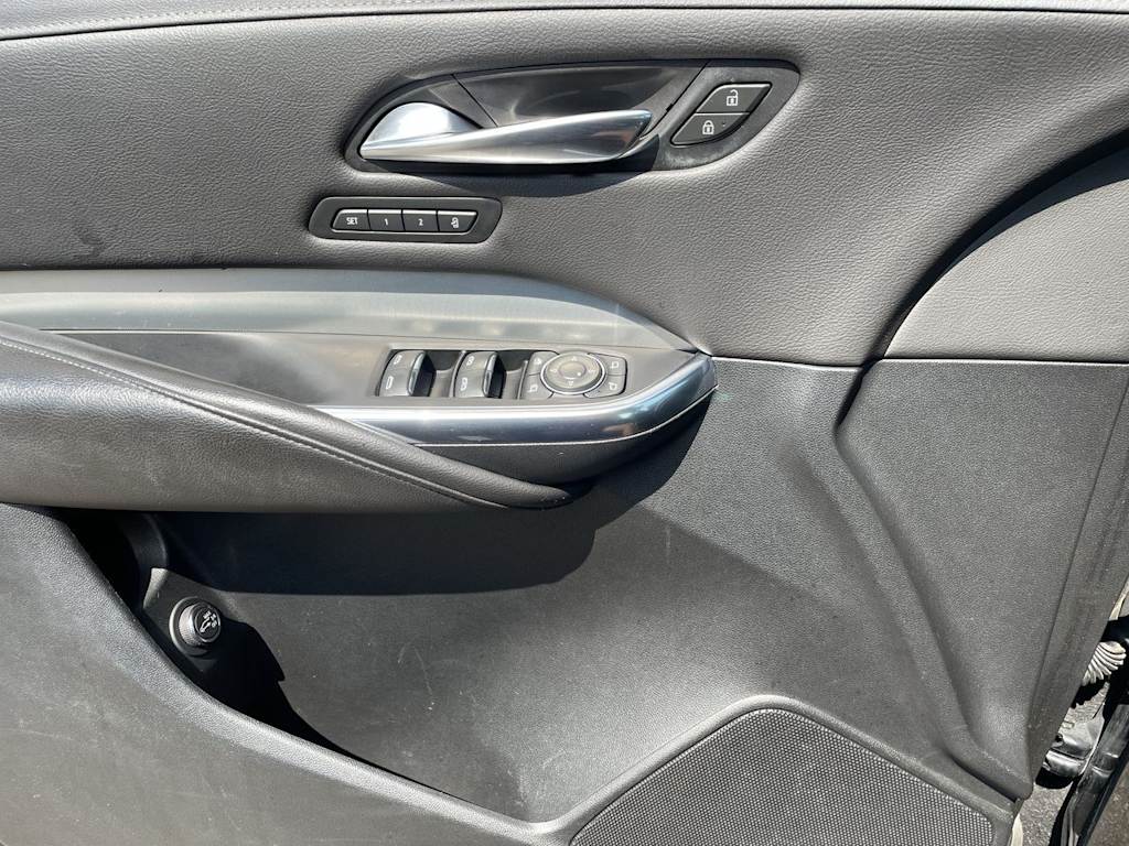 Thumbnail: 2021 Cadillac XT4 - 37