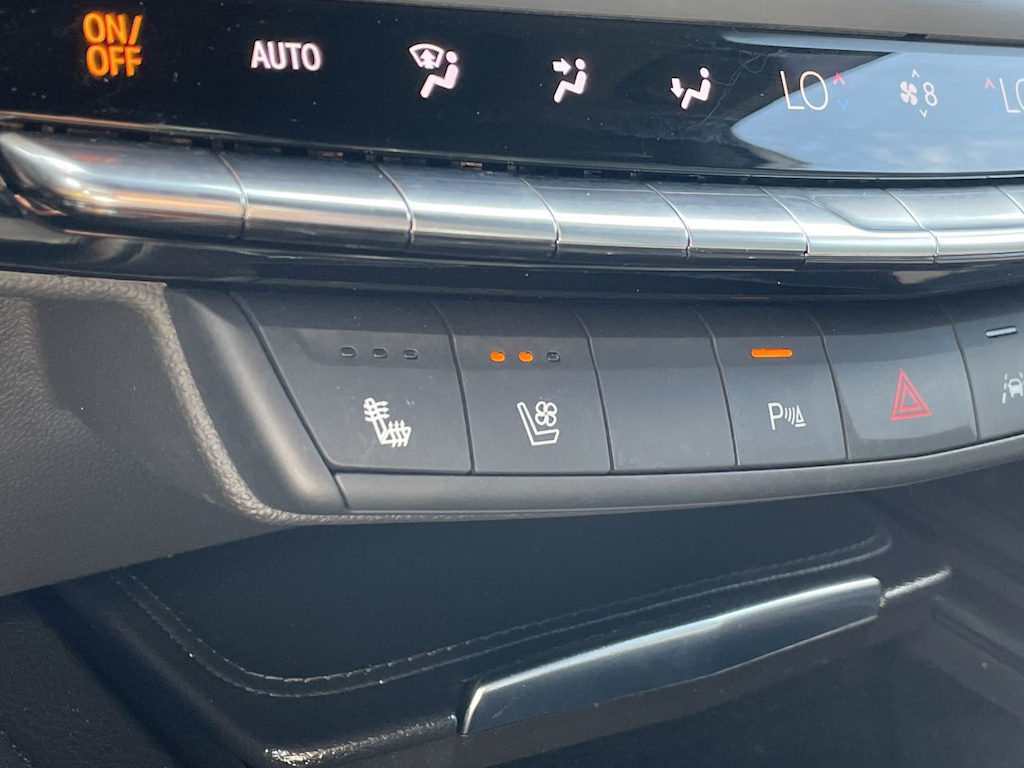 Thumbnail: 2024 Cadillac XT4 - 31