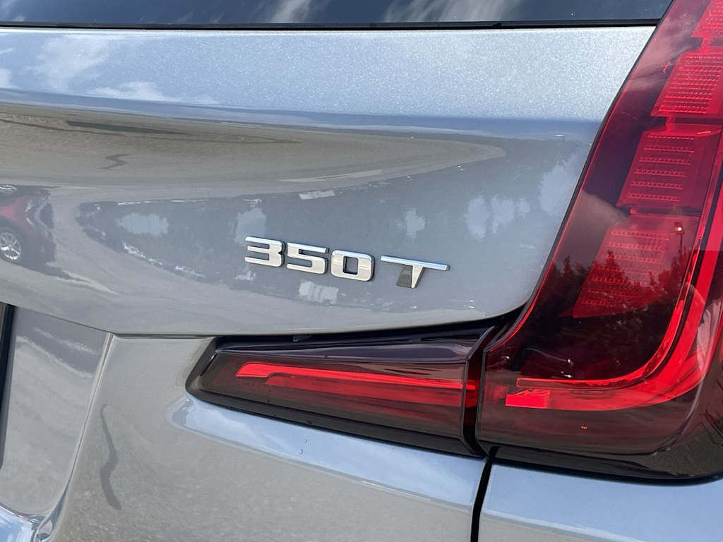 Thumbnail: 2024 Cadillac XT4 - 41