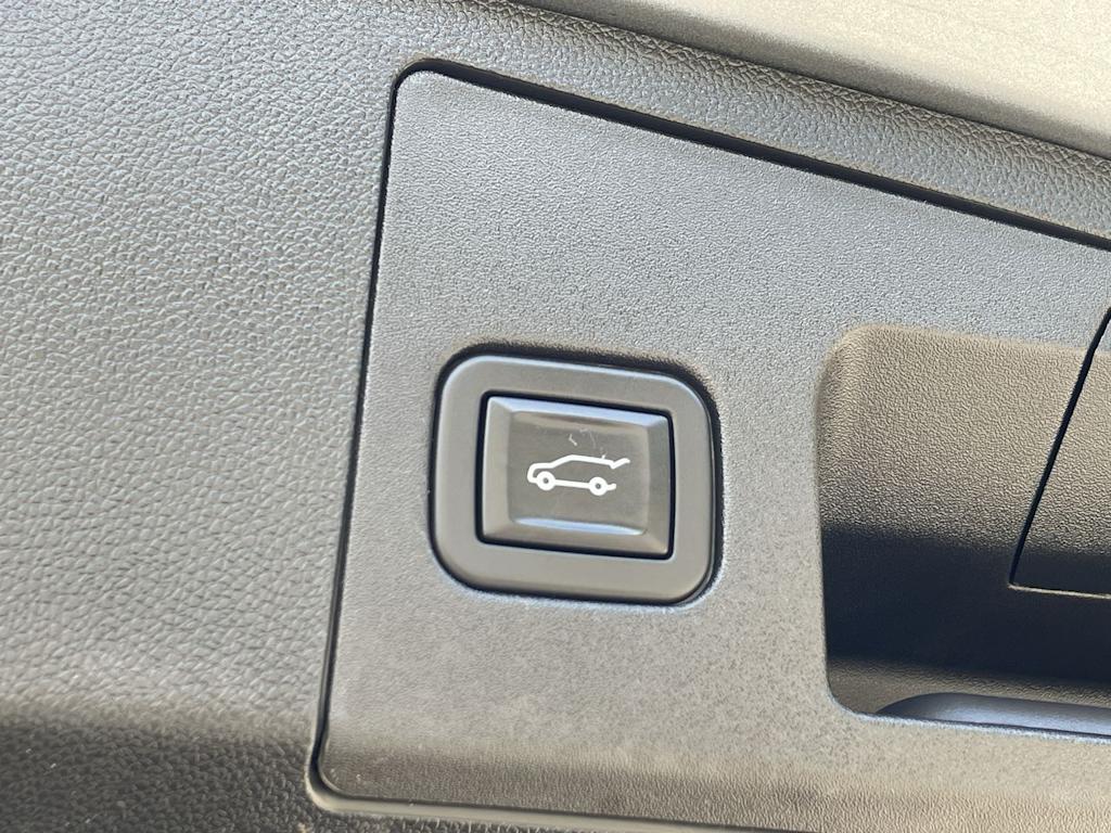 Thumbnail: 2024 Cadillac XT4 - 26