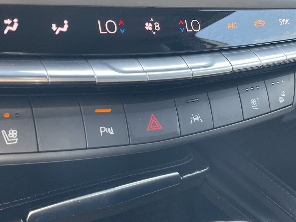 Thumbnail: 2024 Cadillac XT4 - 36