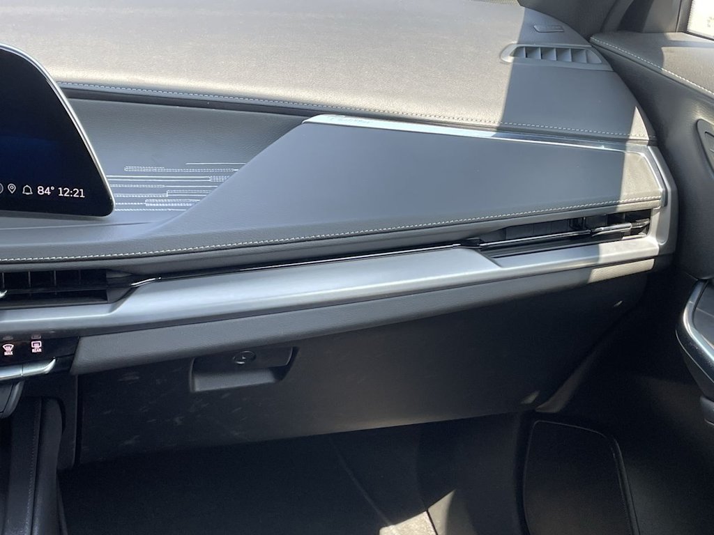 Thumbnail: 2024 Cadillac XT4 - 25