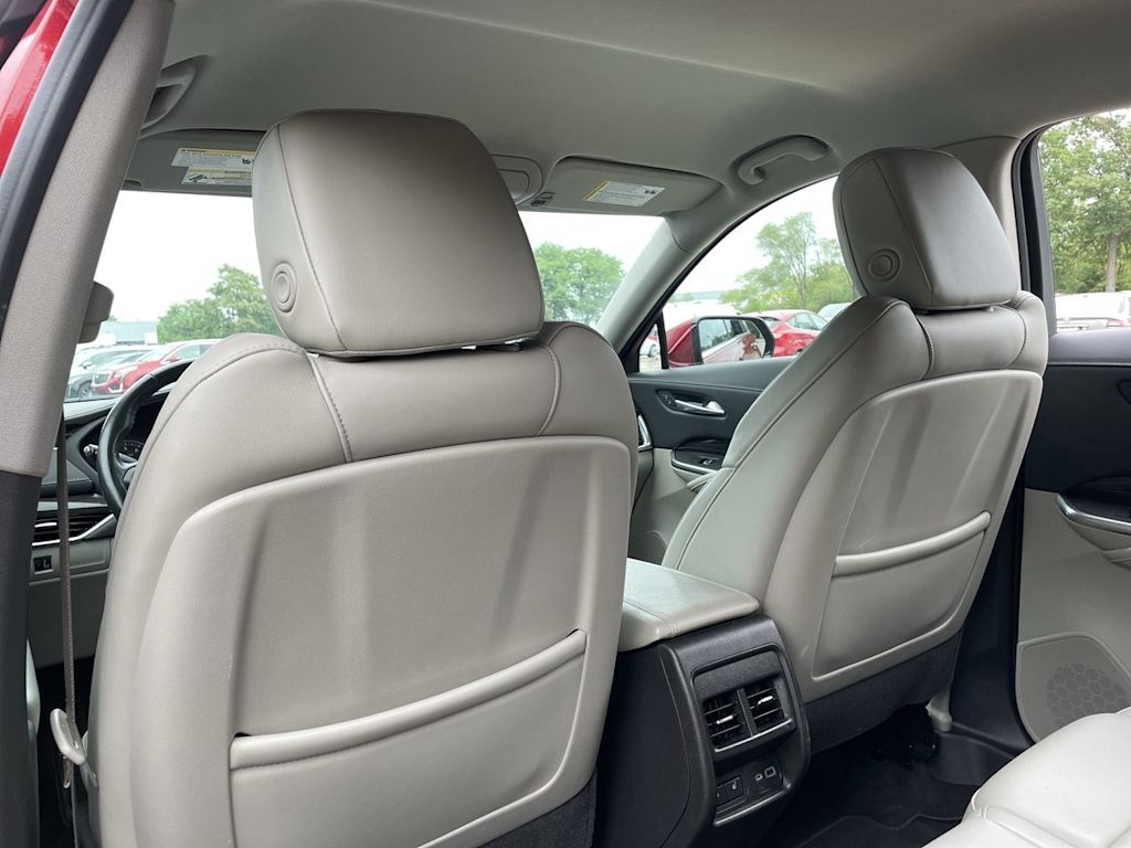 Thumbnail: 2022 Cadillac XT4 - 28