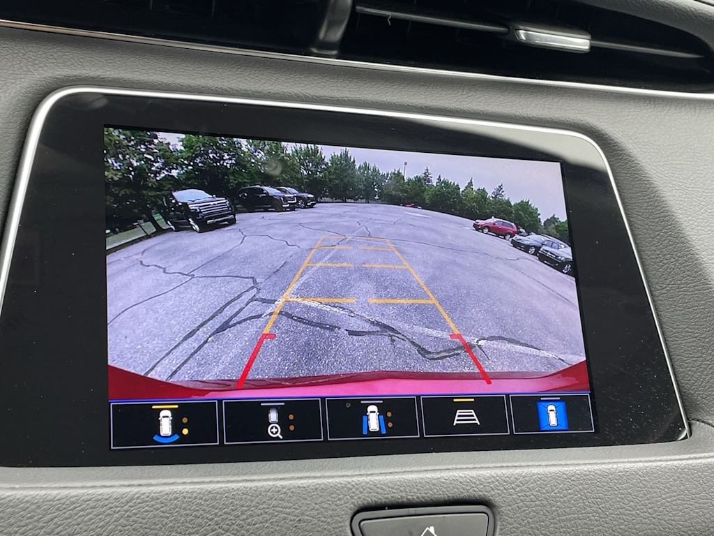 Thumbnail: 2022 Cadillac XT4 - 33