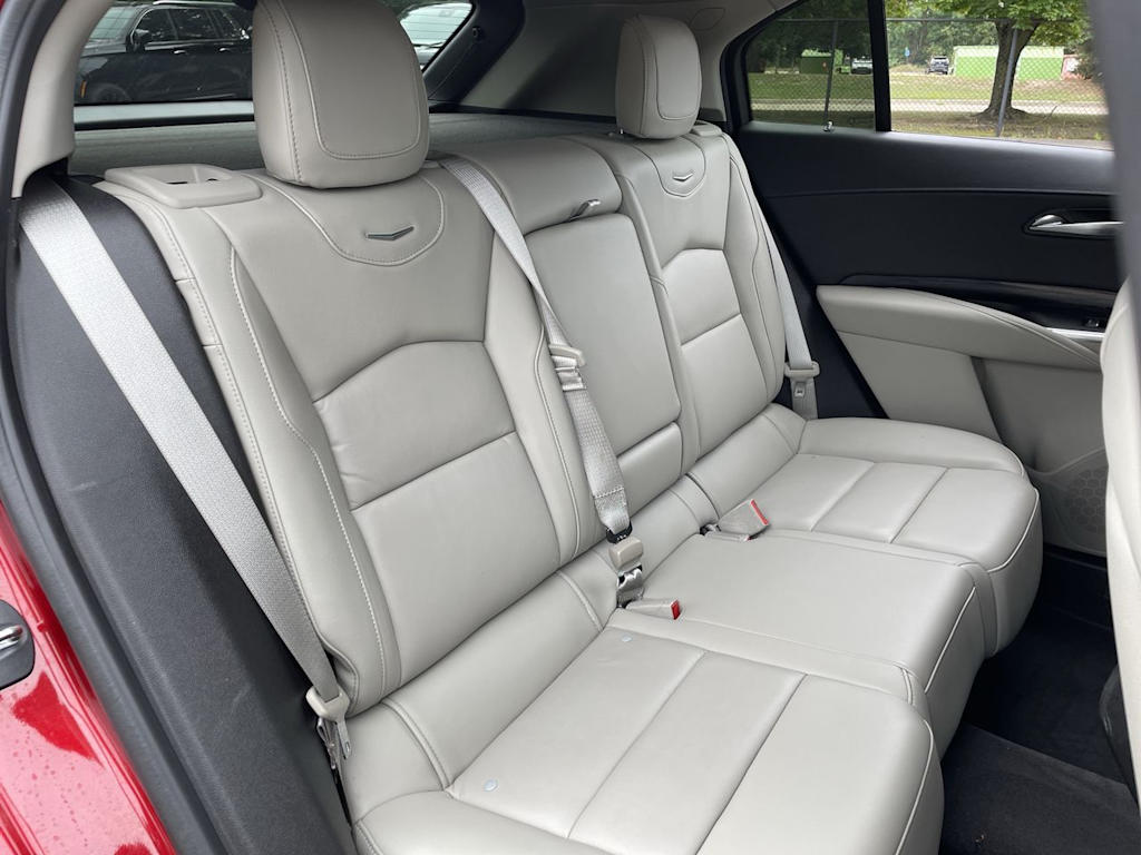 Thumbnail: 2022 Cadillac XT4 - 11