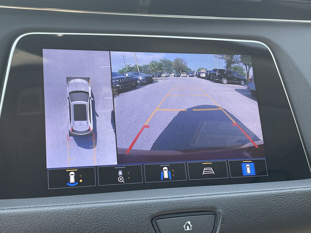 Thumbnail: 2022 Cadillac XT4 - 34