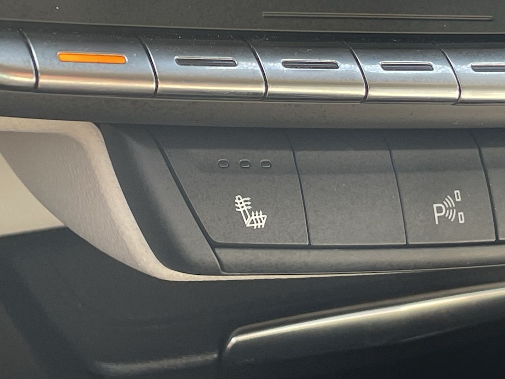 Thumbnail: 2022 Cadillac XT4 - 31