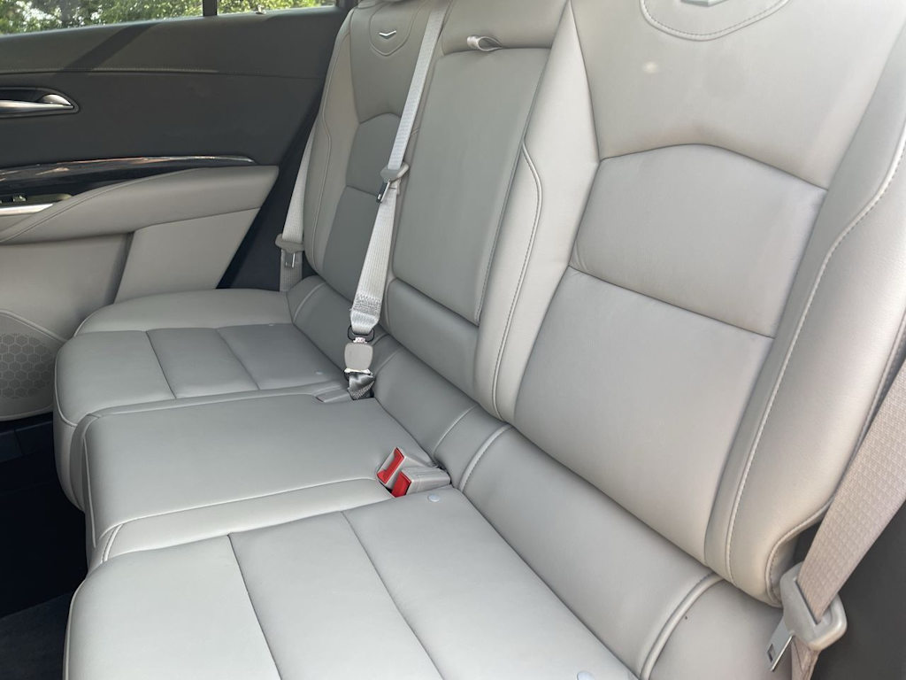 Thumbnail: 2022 Cadillac XT4 - 27