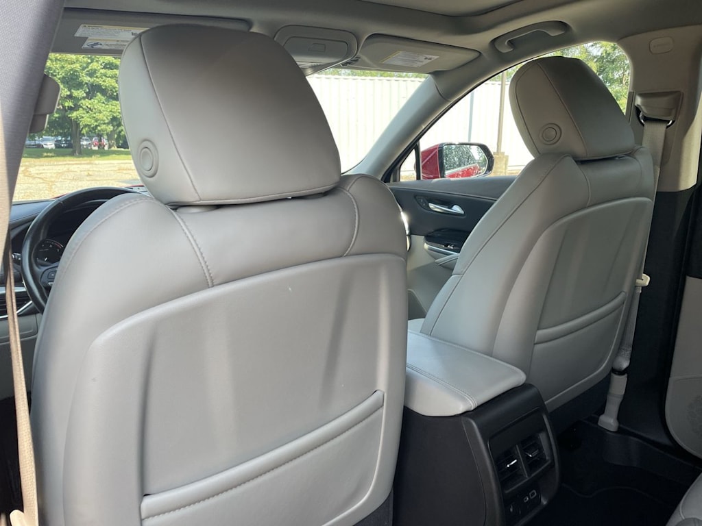 Thumbnail: 2022 Cadillac XT4 - 28