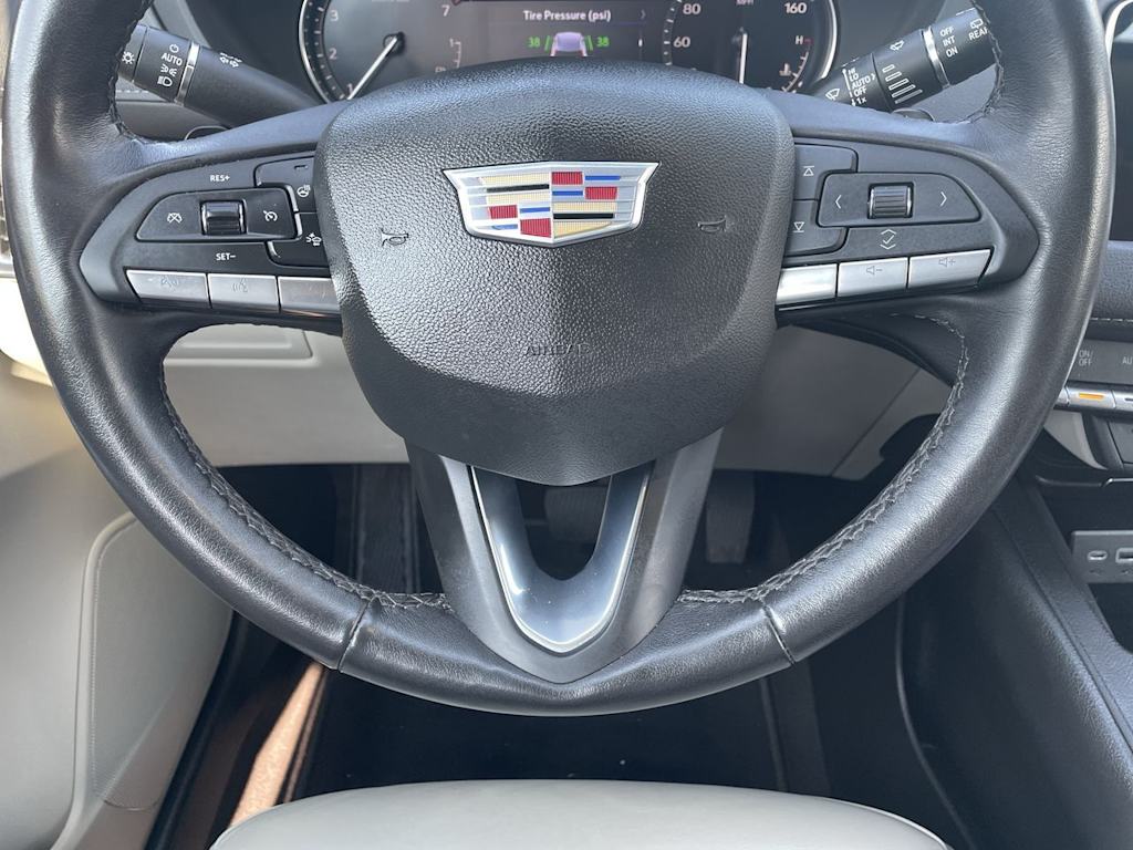Thumbnail: 2022 Cadillac XT4 - 24