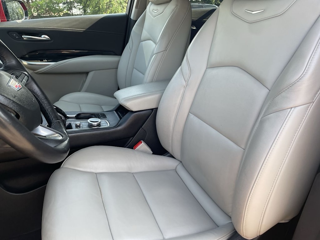 Thumbnail: 2022 Cadillac XT4 - 11