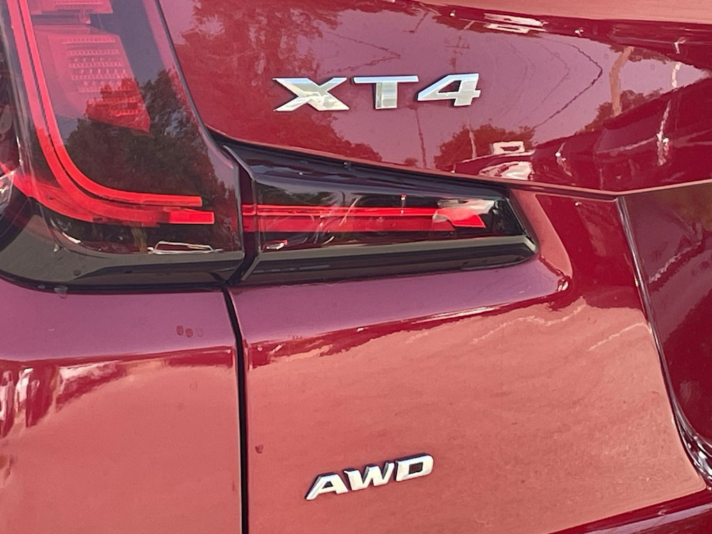 Thumbnail: 2022 Cadillac XT4 - 40