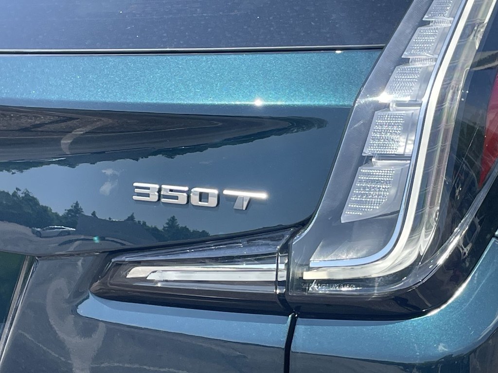 Thumbnail: 2024 Cadillac XT4 - 41