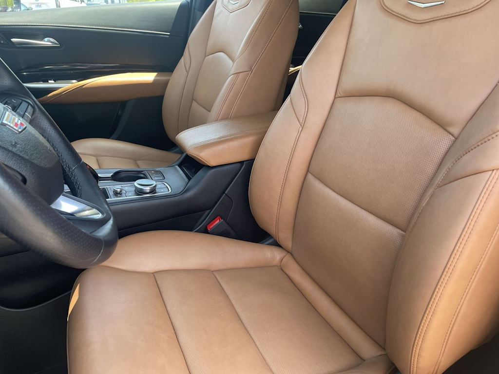 Thumbnail: 2024 Cadillac XT4 - 10