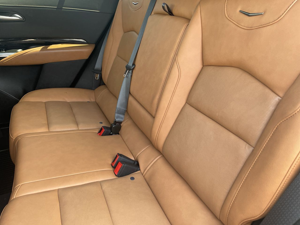 Thumbnail: 2024 Cadillac XT4 - 27
