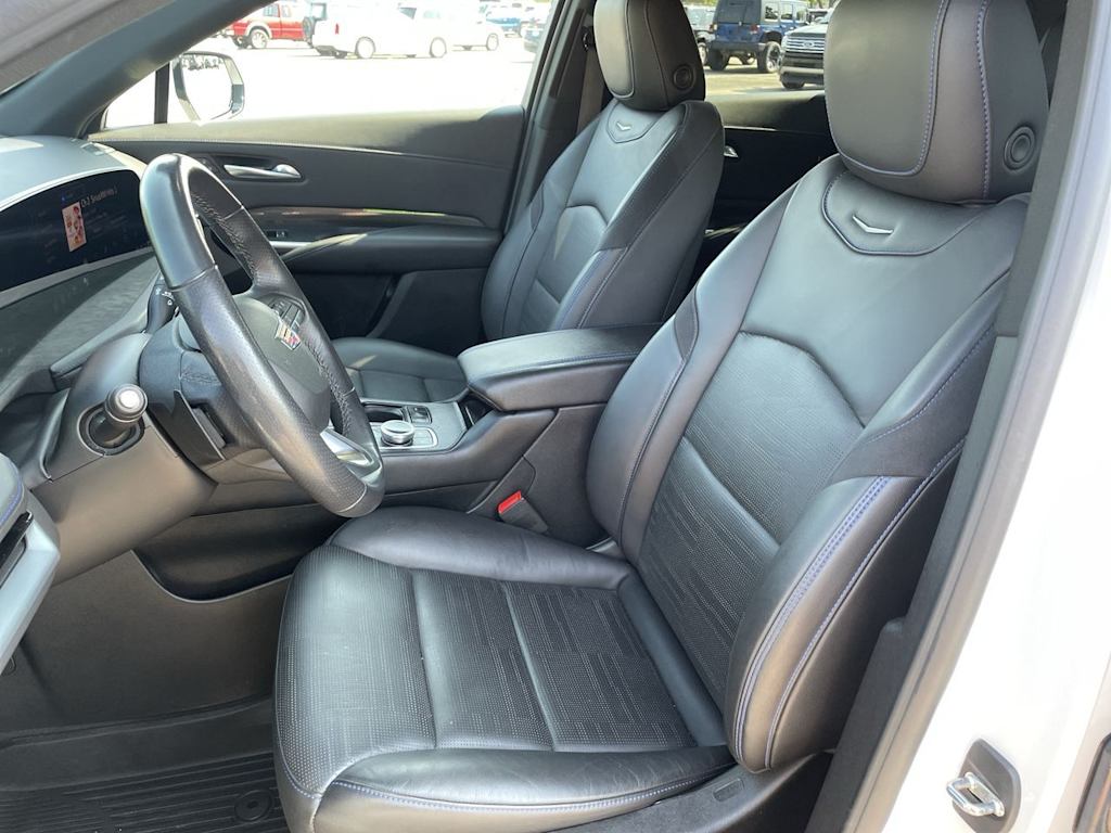 Thumbnail: 2024 Cadillac XT4 - 9