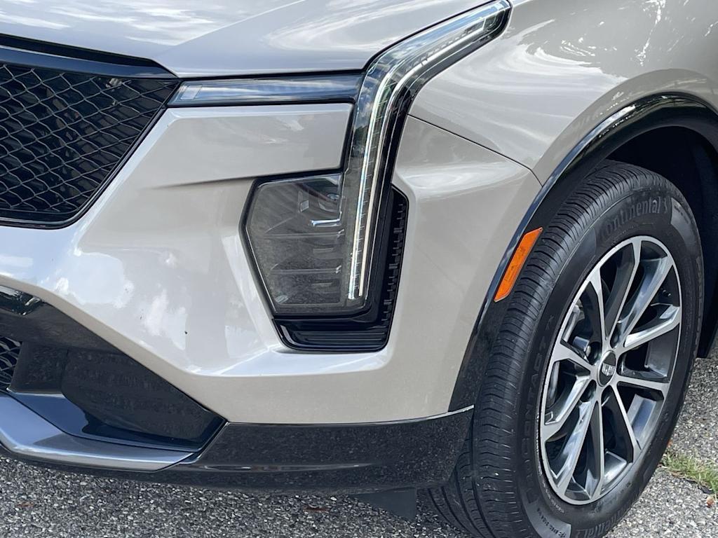 Thumbnail: 2024 Cadillac XT4 - 40