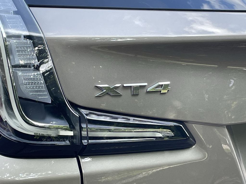 Thumbnail: 2024 Cadillac XT4 - 41