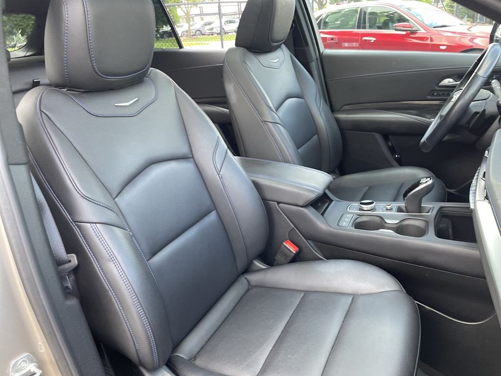 Thumbnail: 2024 Cadillac XT4 - 11