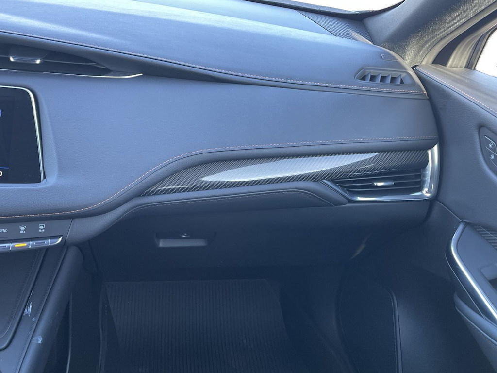 Thumbnail: 2023 Cadillac XT4 - 24