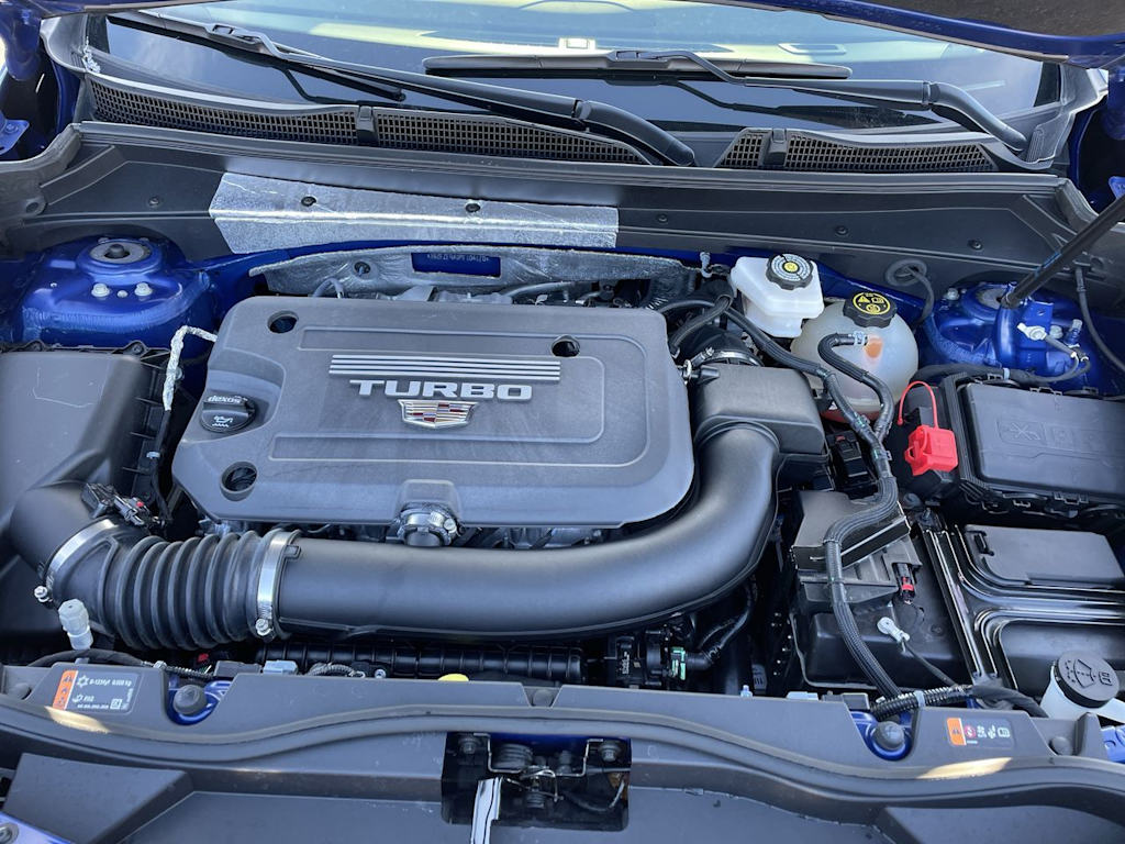 Thumbnail: 2023 Cadillac XT4 - 8