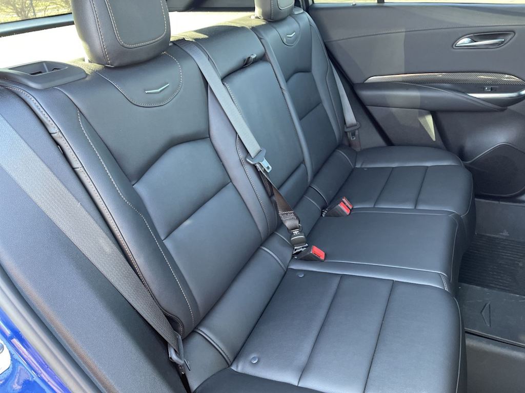 Thumbnail: 2023 Cadillac XT4 - 12