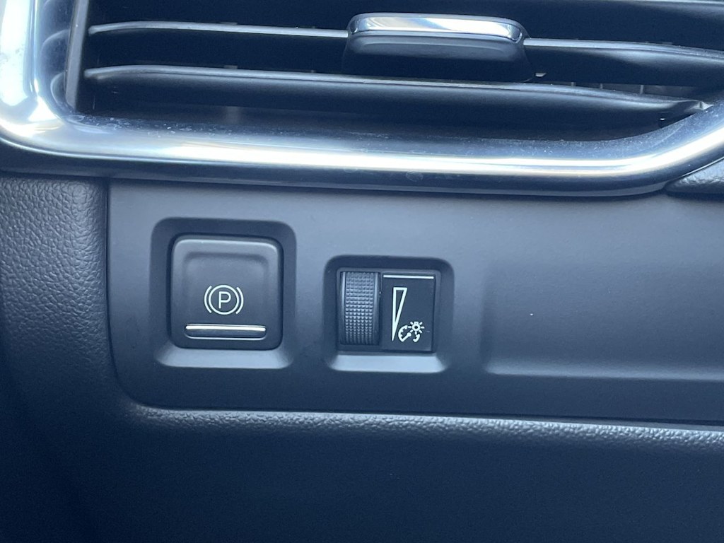 Thumbnail: 2023 Cadillac XT4 - 34