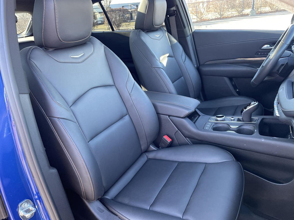 Thumbnail: 2023 Cadillac XT4 - 11