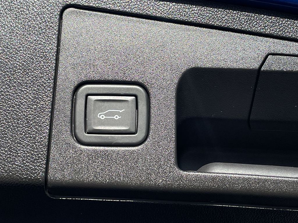 Thumbnail: 2023 Cadillac XT4 - 26