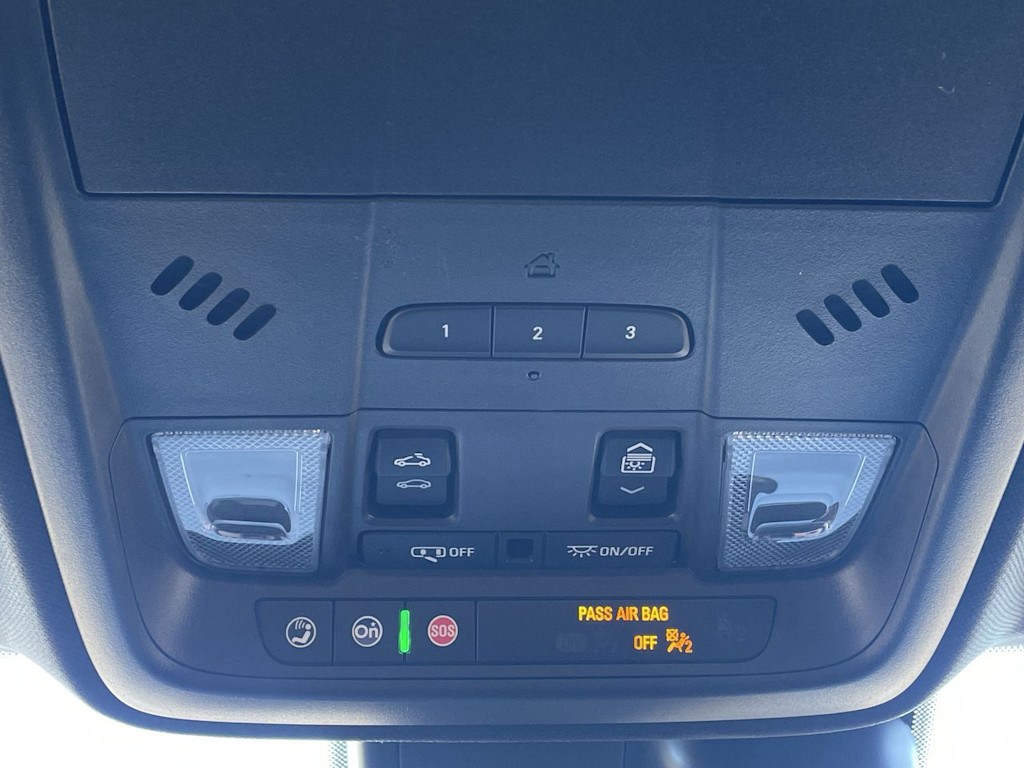 Thumbnail: 2023 Cadillac XT4 - 36