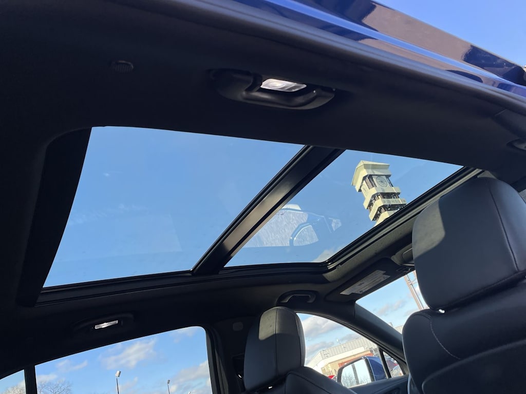 Thumbnail: 2023 Cadillac XT4 - 29