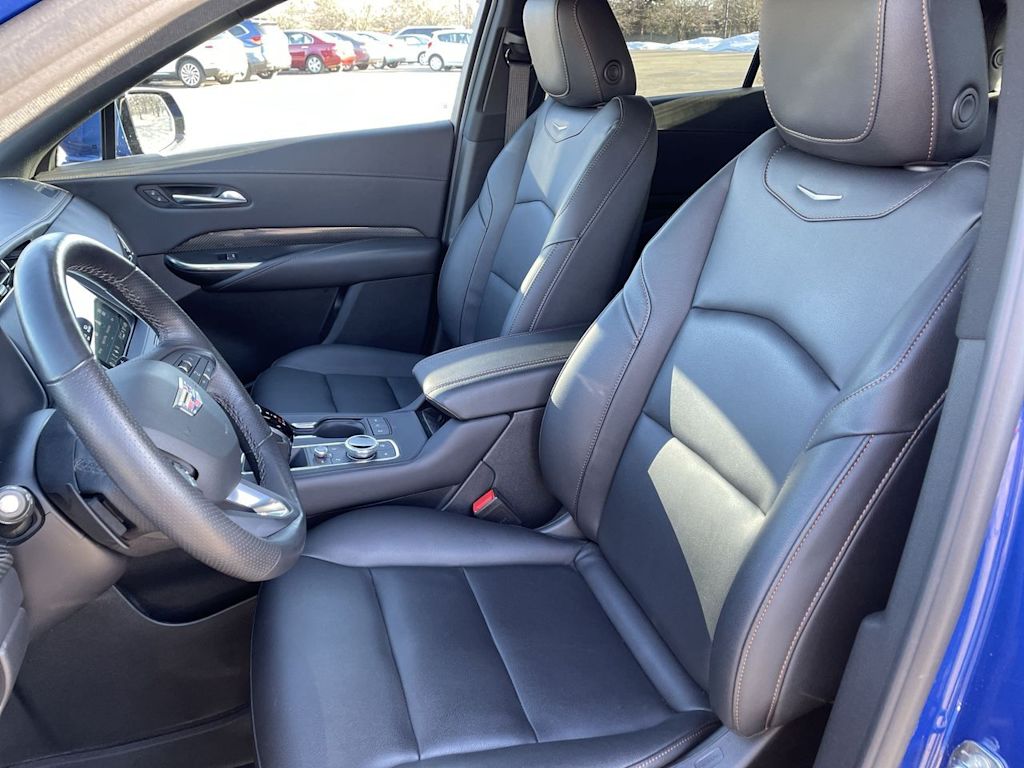 Thumbnail: 2023 Cadillac XT4 - 10