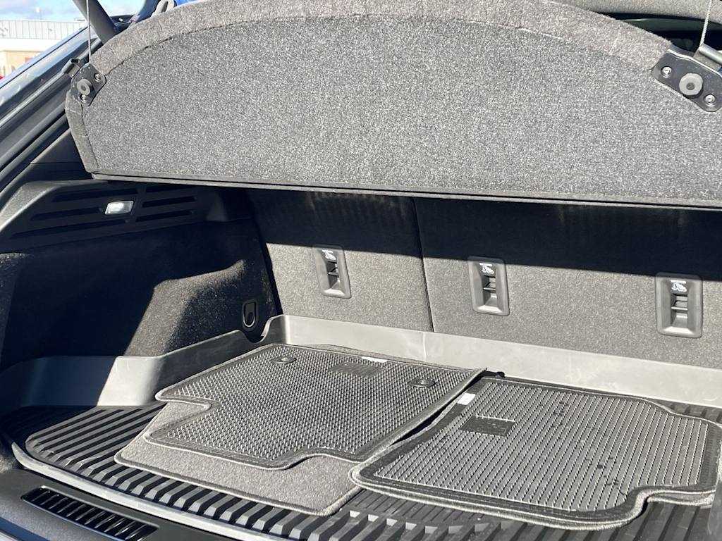 Thumbnail: 2023 Cadillac XT4 - 25