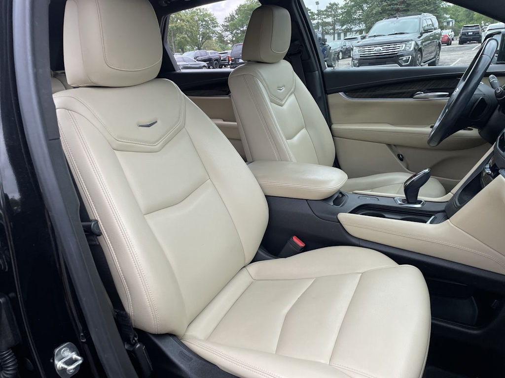 Thumbnail: 2018 Cadillac XT5 - 10