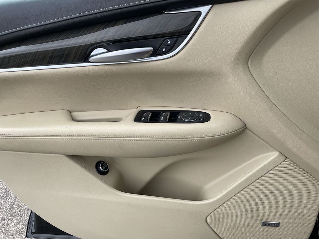 Thumbnail: 2018 Cadillac XT5 - 33