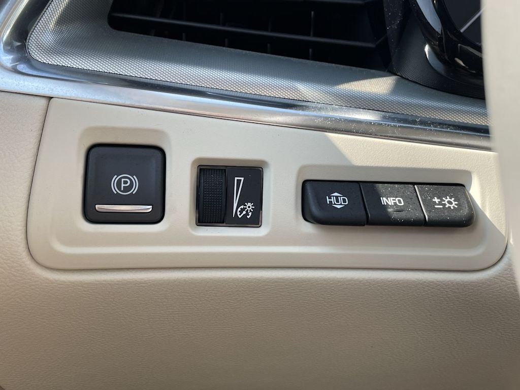Thumbnail: 2022 Cadillac XT5 - 34